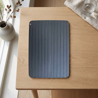 Defrosting tray with nonstick surface for frozen food