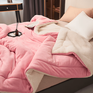 Durable Fleece Blanket With Soft Polyester Material For Warm Relaxation | Pierce