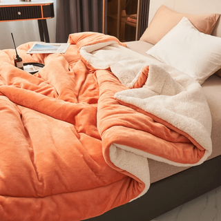 Durable Fleece Blanket With Soft Polyester Material For Warm Relaxation | Pierce