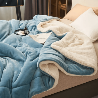 Durable Fleece Blanket With Soft Polyester Material For Warm Relaxation | Pierce