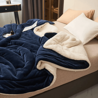 Durable Fleece Blanket With Soft Polyester Material For Warm Relaxation | Pierce