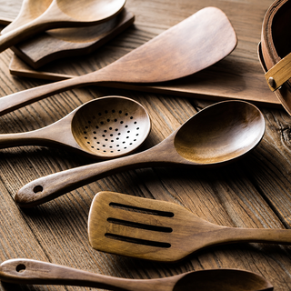 Kitchen Utensil Set With Natural Wooden Holder