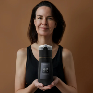 Instant Dye Shampoo For Quick Hair Refresh And Gentle Gray Root Coverage | Oakley