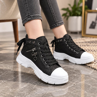 Women's Lace-Up Platform Ankle Boots in black, Flexible Sole